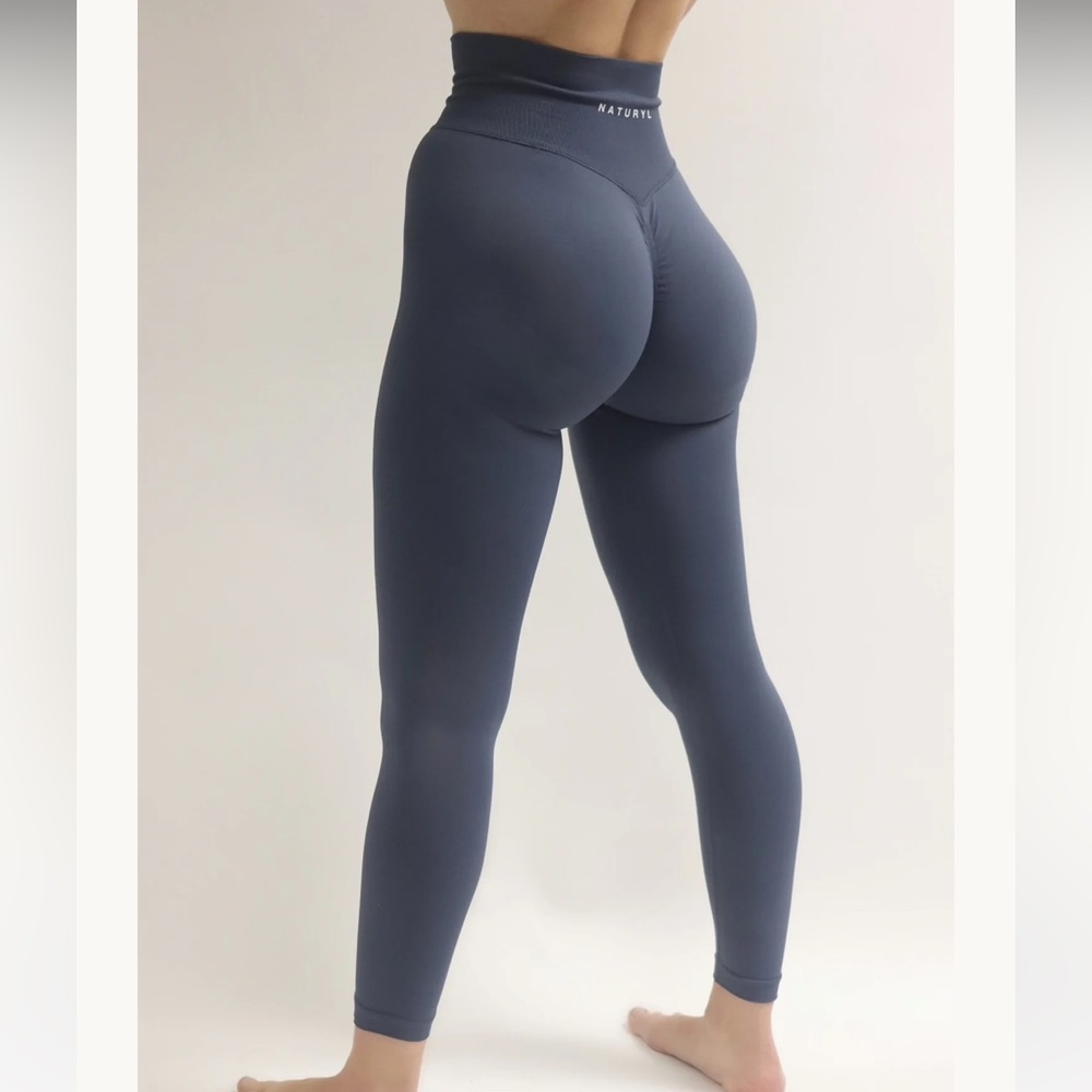 Naturyl by Niykee Heaton Leggings - New with Tags
